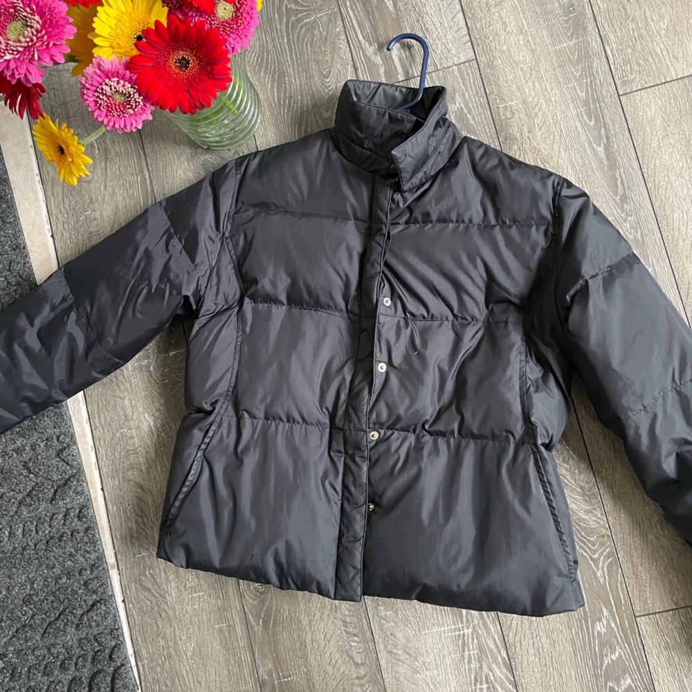 BANANA 🍌 REPUBLIC puffer jacket. GUC 🖤